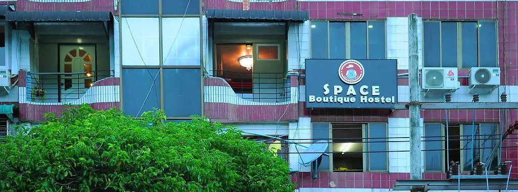 Space Boutique Hostel Yangón Birmania